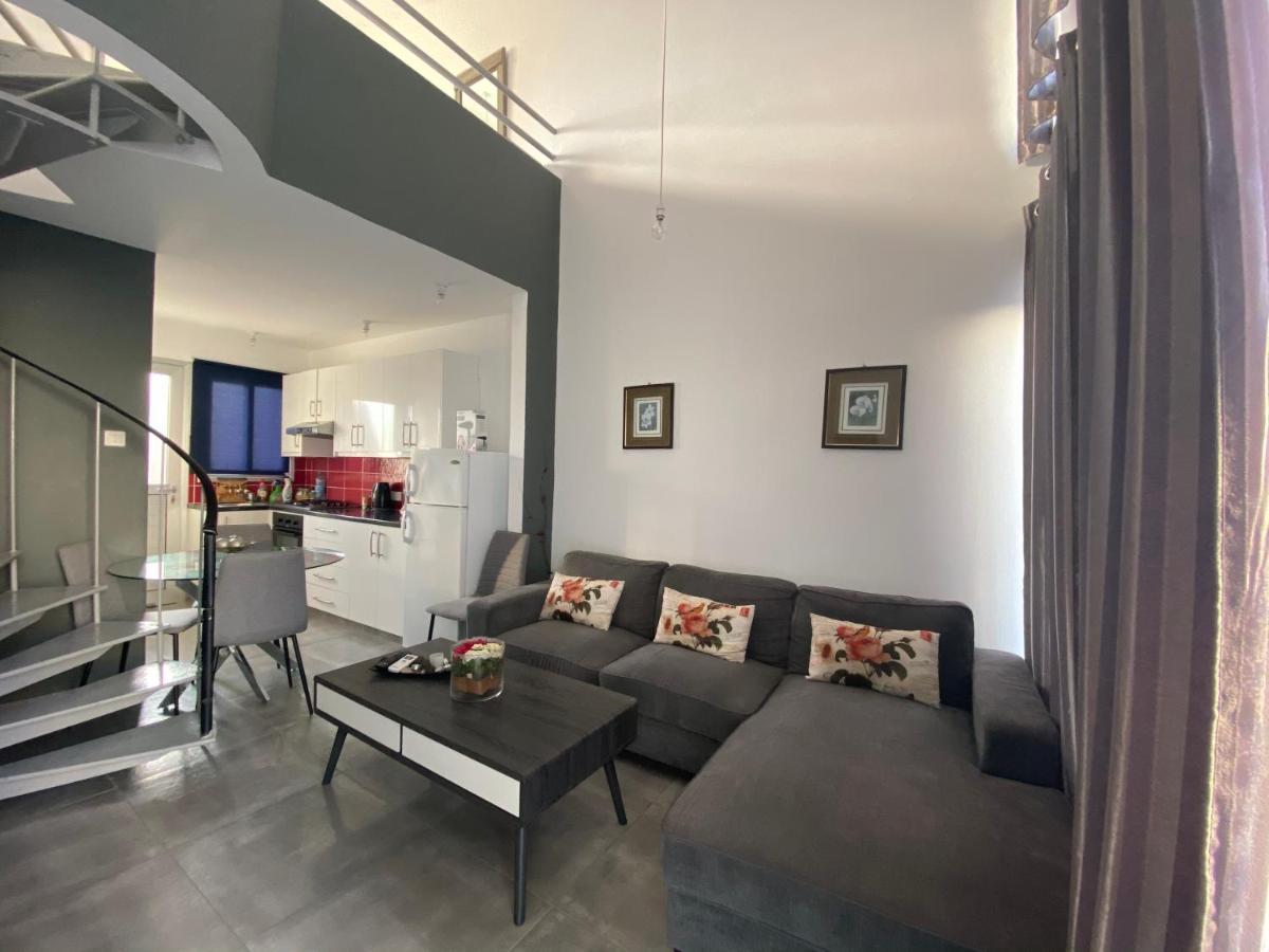 Cosy Apartment In The Heart Of Kato Paphos Exterior photo