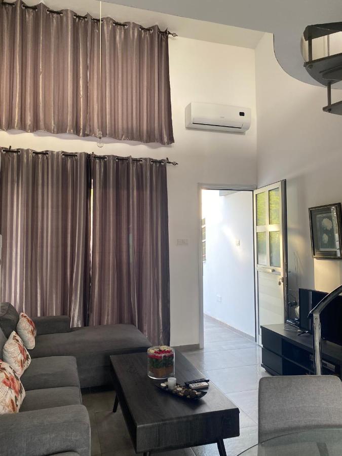 Cosy Apartment In The Heart Of Kato Paphos Exterior photo