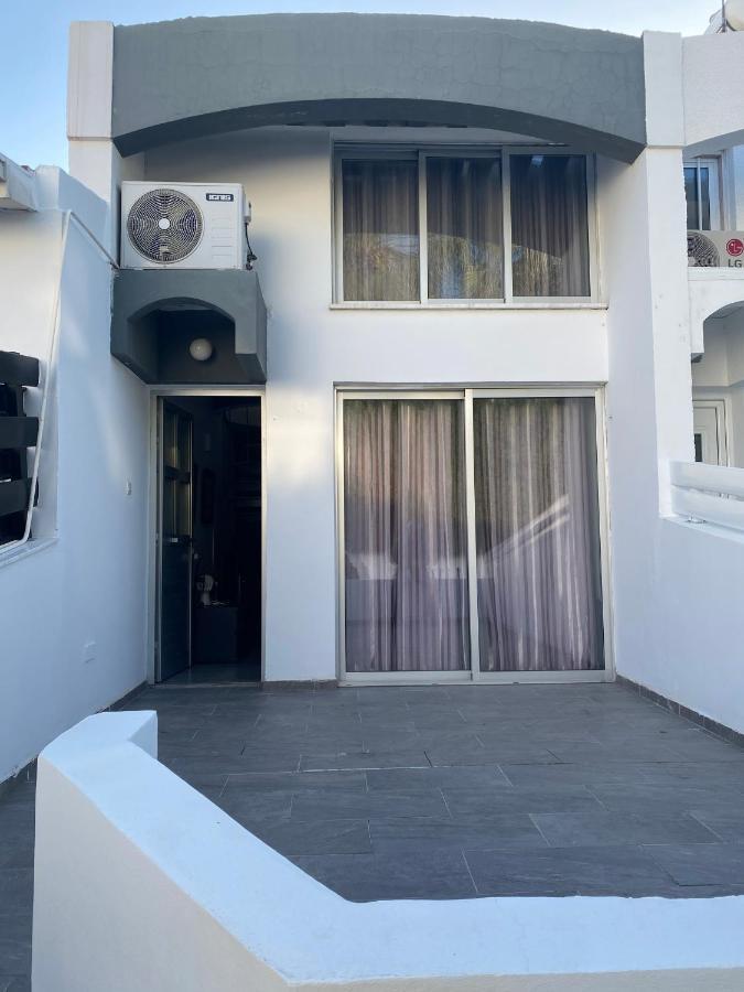 Cosy Apartment In The Heart Of Kato Paphos Exterior photo