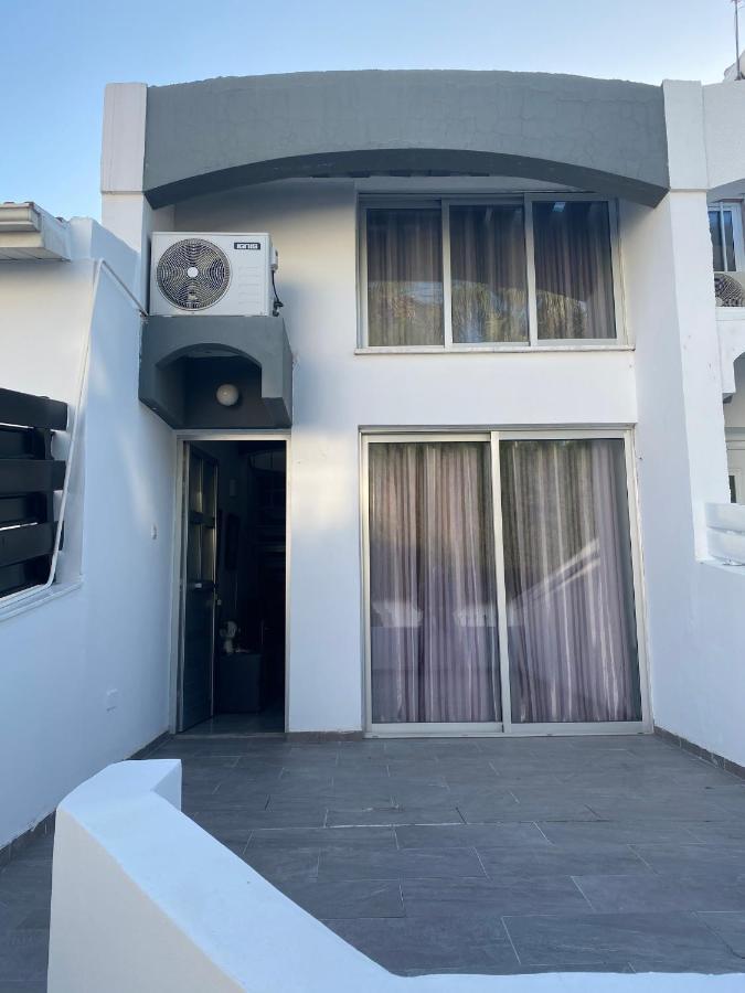 Cosy Apartment In The Heart Of Kato Paphos Exterior photo