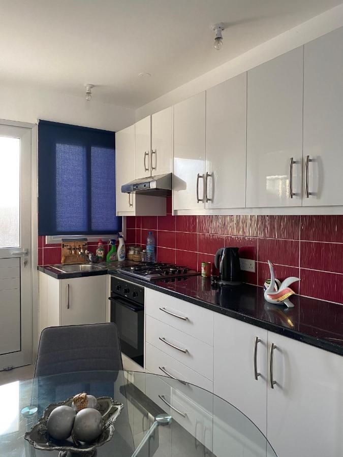 Cosy Apartment In The Heart Of Kato Paphos Exterior photo