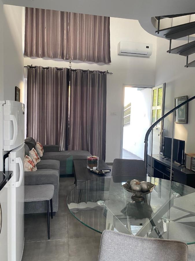 Cosy Apartment In The Heart Of Kato Paphos Exterior photo